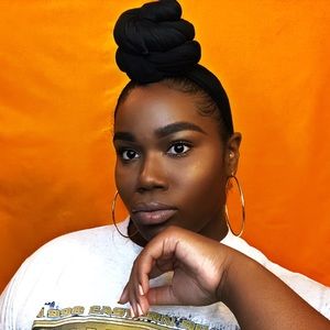 Meet your Posher, Lo